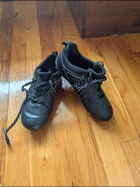 Youth Black Athletic Sneakers - Comfortable Everyday Trainer